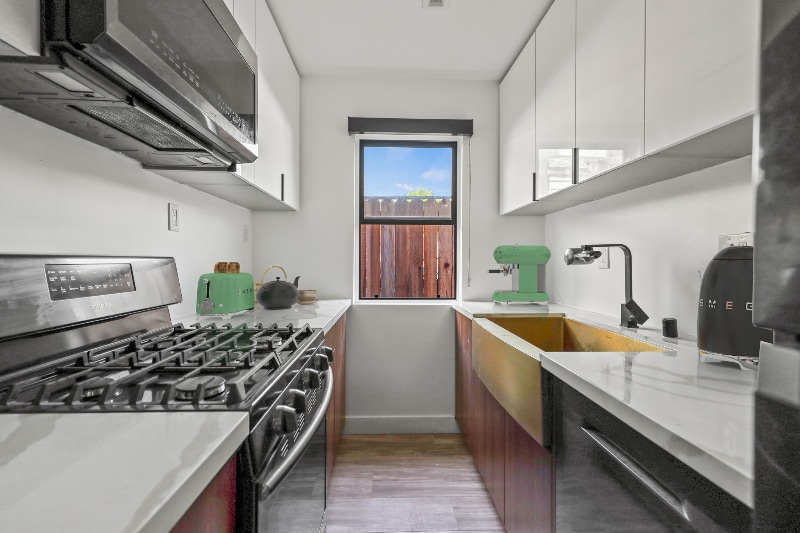 Primary Photo - 2814 Sichel St