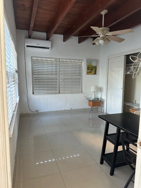 Building Photo - 2532 SW 27th St