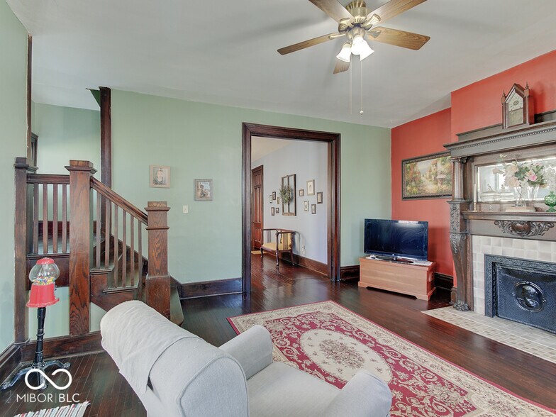 Building Photo - 345 E King St