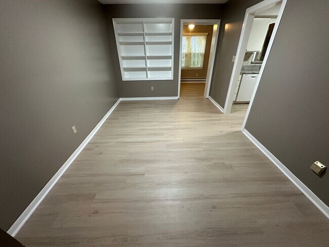 Building Photo - Now available!! – 672 W Front St, Unit C, ...