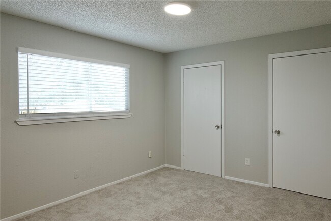 Building Photo - 5111 Pinewilde Dr