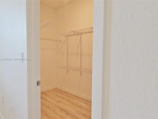 Building Photo - 1167 SW 7th Ct