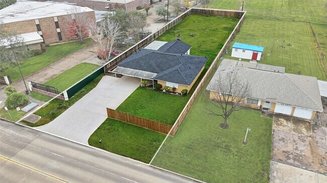 Building Photo - 407 Present St