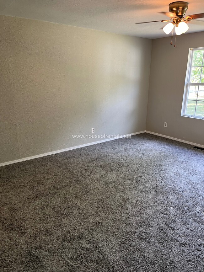 Building Photo - 777 Haney Rd