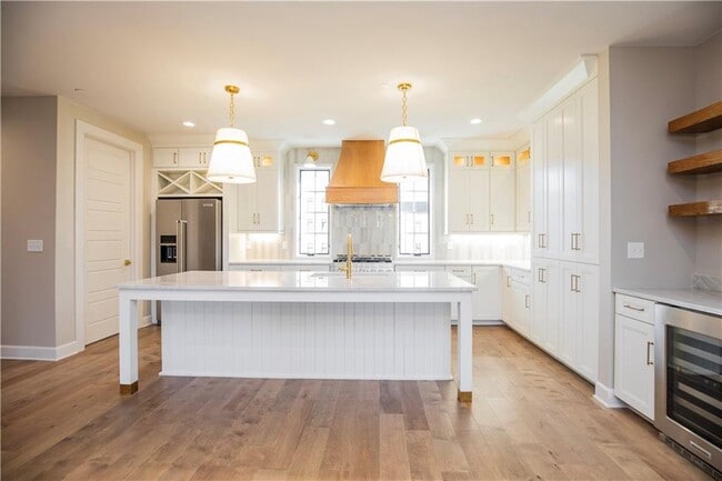 Building Photo - 4111 S Champions Dr