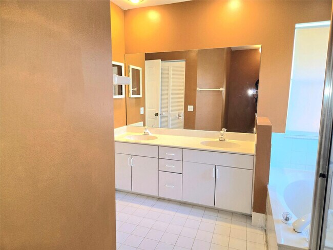 Building Photo - 160 NW 97th Terrace