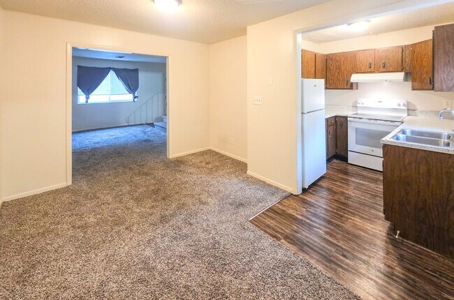 Building Photo - 1001 Flanders Ln NW