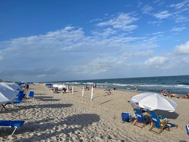 Building Photo - 111 SE 1st Ave