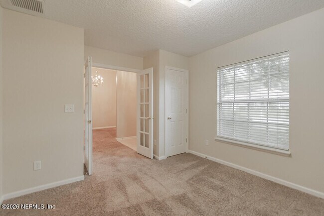 Building Photo - 684 Sid Dr