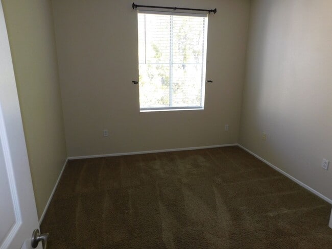 Building Photo - Watermarke Condo 1bed 1 bath