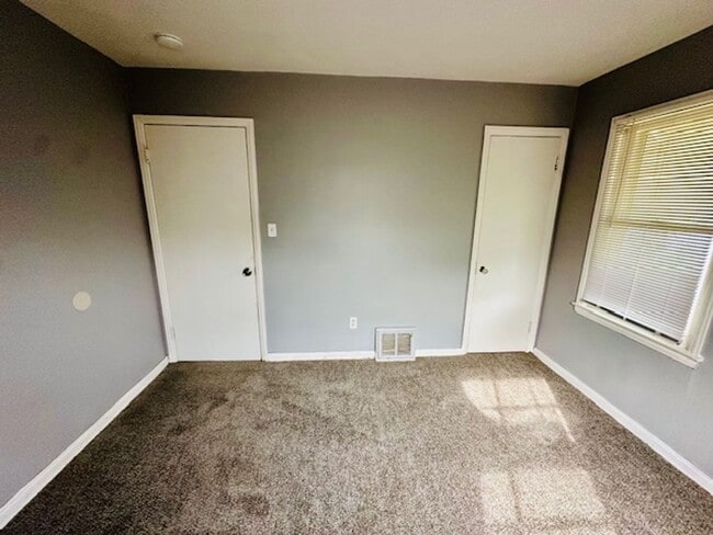 Building Photo - 3 Bedroom 1 Bathroom House For lease Welco...
