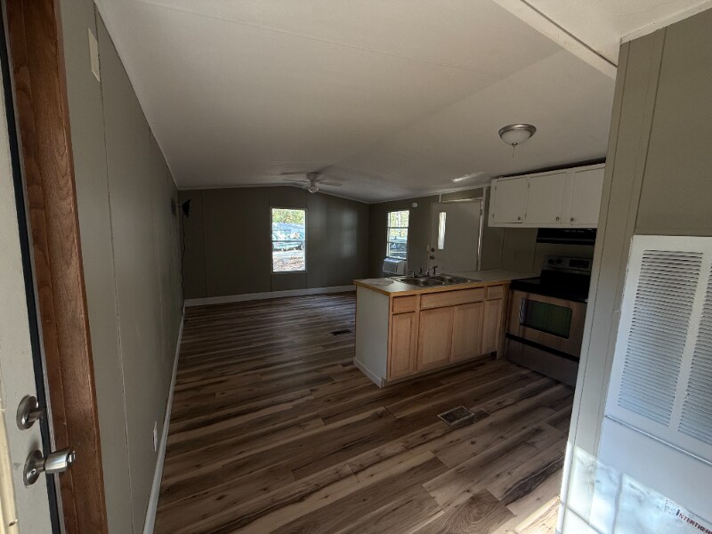 Building Photo - 0 Acorn Village Ln