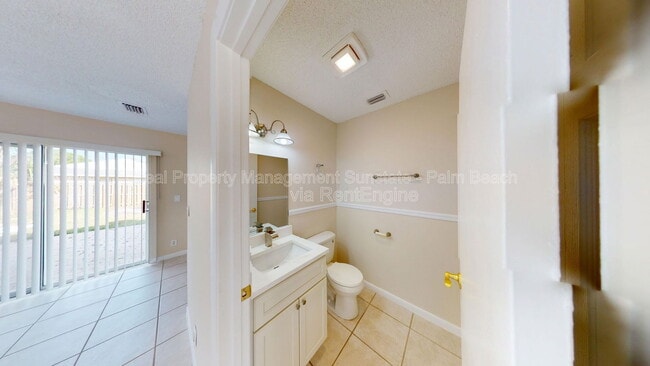 Building Photo - 140 Pheasant Run Blvd