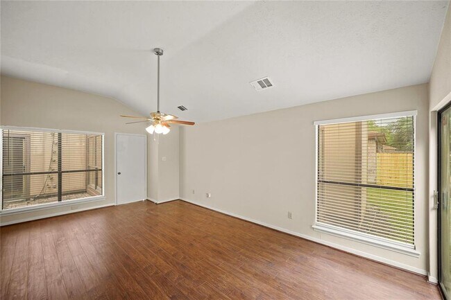 Building Photo - 3409 Meadway Dr