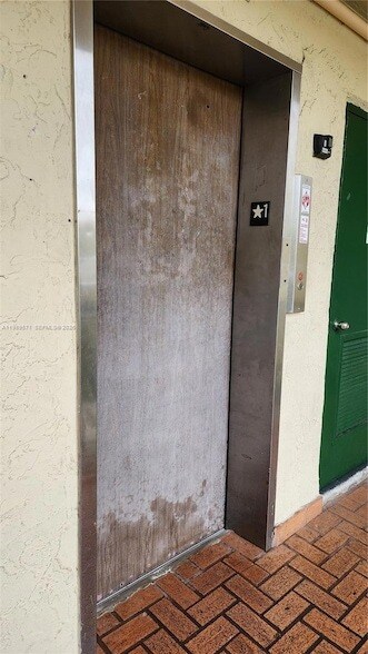 Building Photo - 9405 W Flagler St