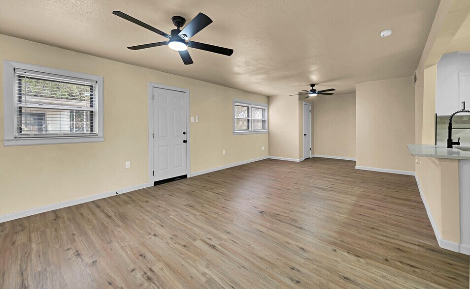 Building Photo - 3225 Edmond Ave