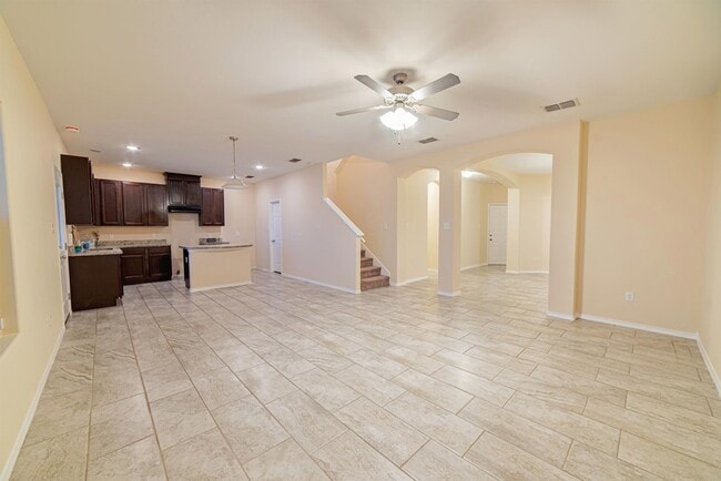 Building Photo - 3305 Charolais Dr