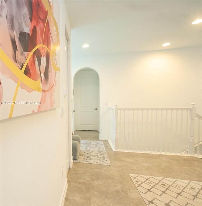 Building Photo - 11826 SW 13th Ct