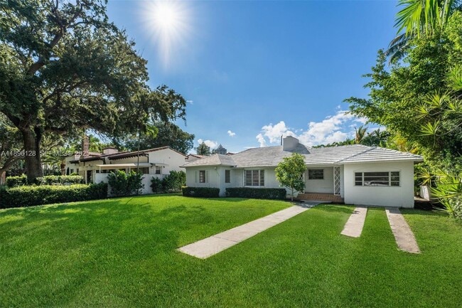 Building Photo - 520 W 51st Terrace