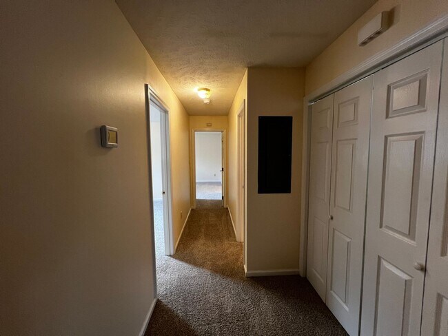 Building Photo - 1031 Ancestry Dr