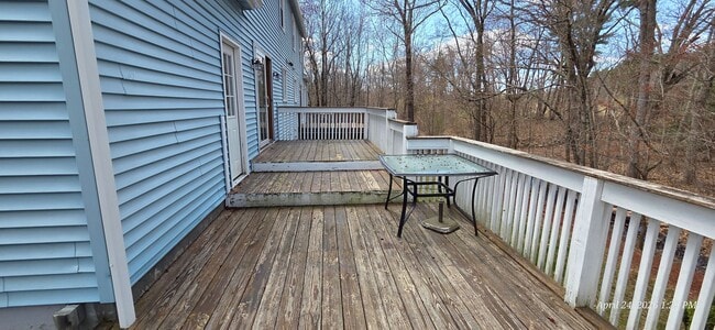 Building Photo - Tastefully Updated 3-bedroom, 2.5-bath rental in Derry