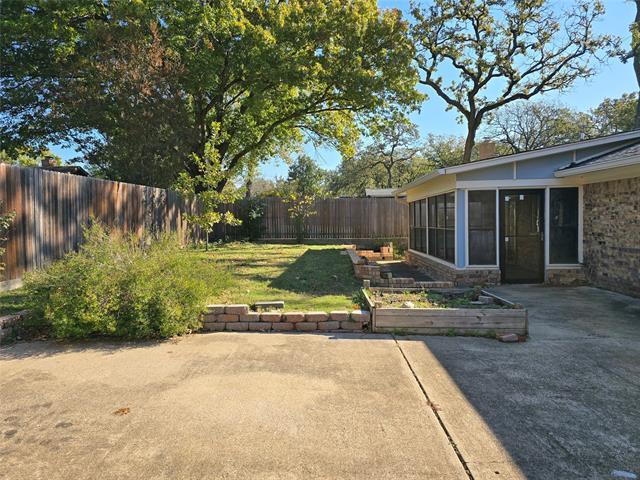 Building Photo - 2822 Oak Forest Dr