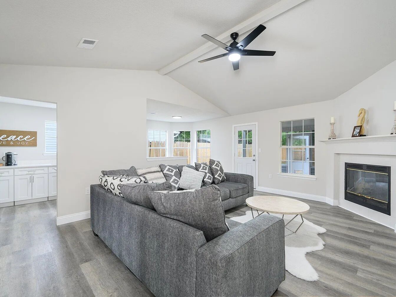 Building Photo - 1053 Emerald Ln