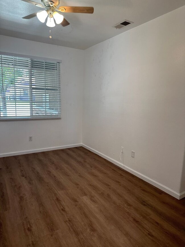 Building Photo - Spacious 4-Bedroom Home with Office, 3 Full Baths, and Modern Amenities