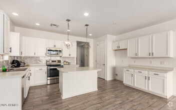 Building Photo - 272 E Hawaii Dr