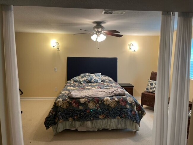 Building Photo - Charming 4 Bed 2.5 Bath Home With Nice Wooded Back Yard!