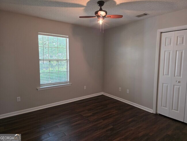 Building Photo - 622 Plantation Dr