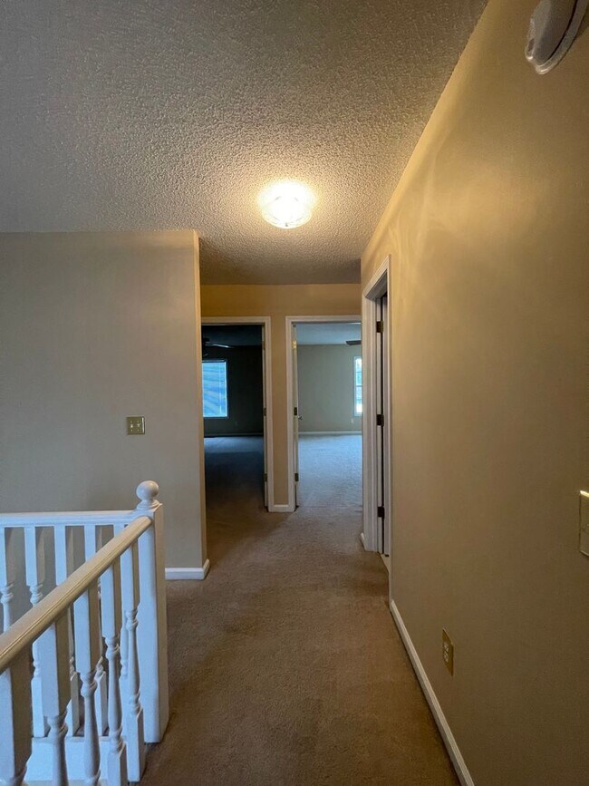Building Photo - 135 S Spring View Dr
