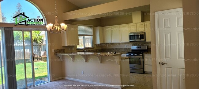 Building Photo - Central Roseville - Single Story 3 bedroom...