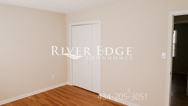 Master Bedroom - 504 Lusardi Dr