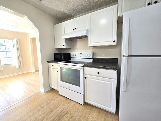 Building Photo - 309 Lakedale Dr