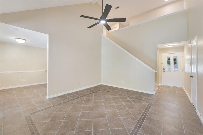 Building Photo - 6808 Luckenbach Ln