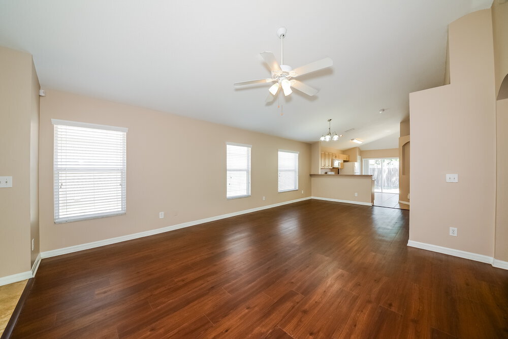 Building Photo - 10411 Lakeside Vista Dr