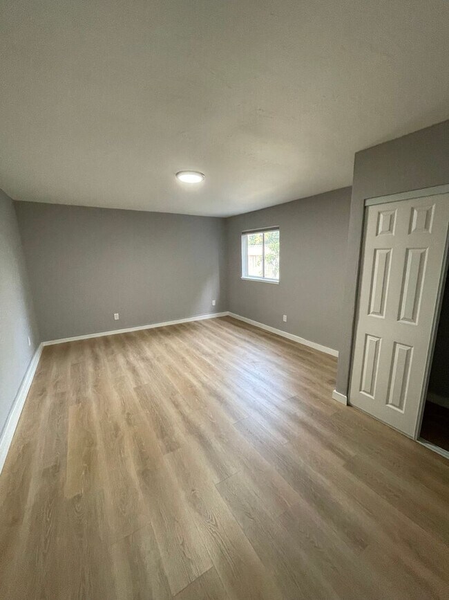 Building Photo - 1519 Campbell St