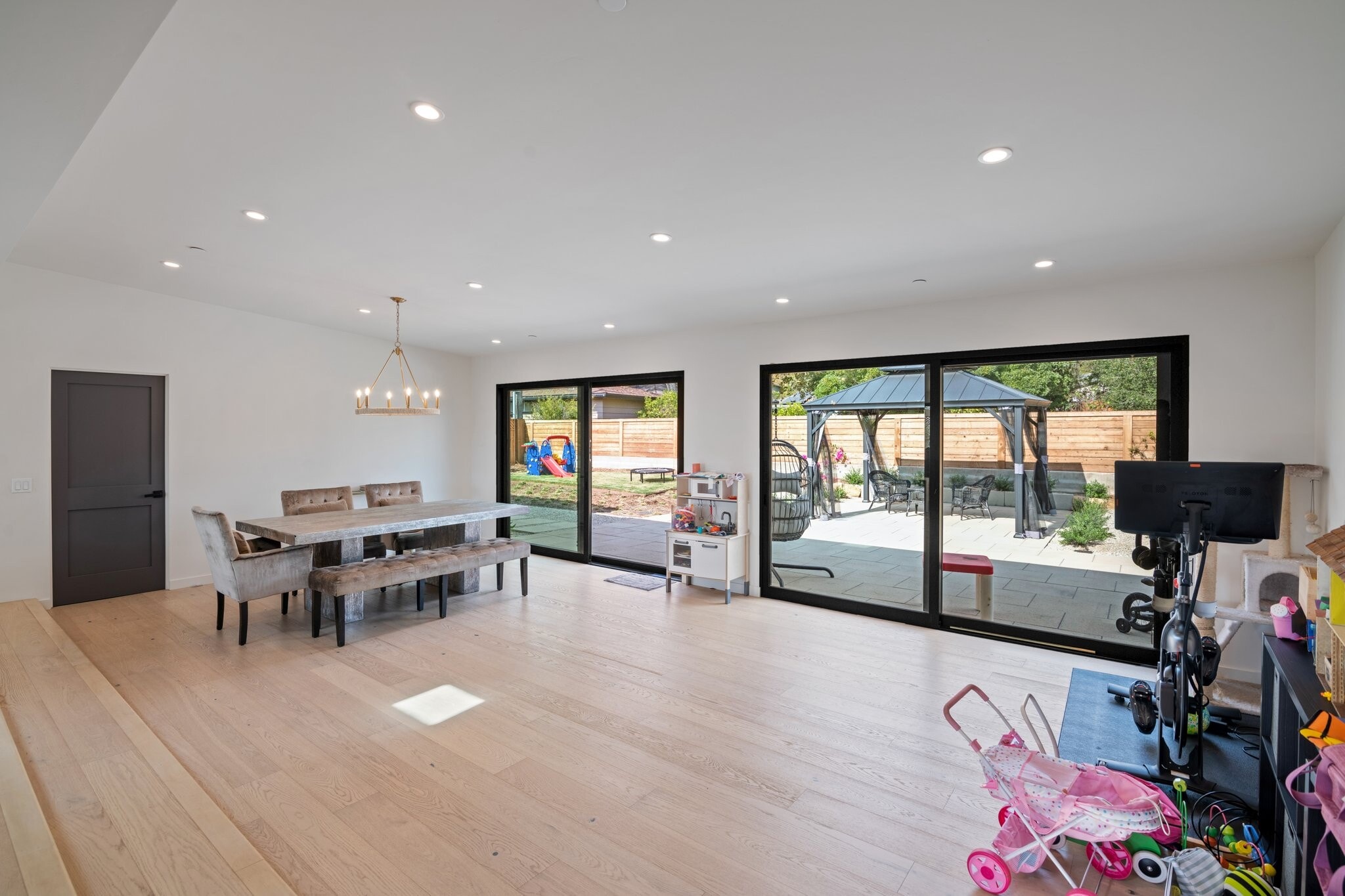 Building Photo - 3116 Calle Fresno