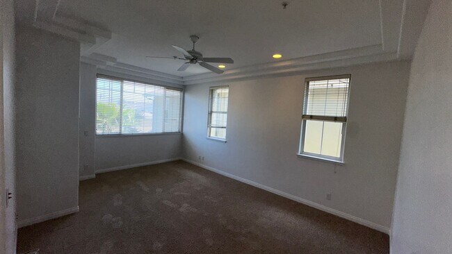 Building Photo - 3 bedroom East Side Costa Mesa Townhome
