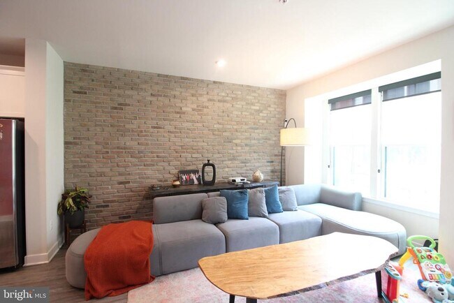 Building Photo - 6210 Monitor St