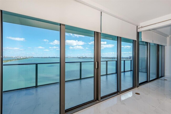 Building Photo - 3131 NE 7th Ave