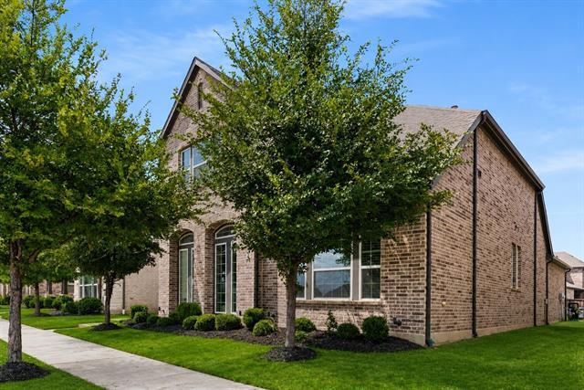 Building Photo - 1565 Amesbury Way