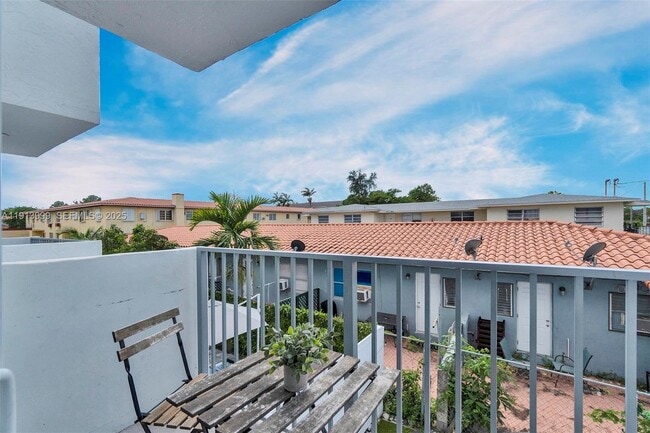 Building Photo - 620 SW 10th St