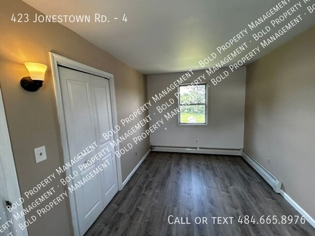 Building Photo - 423 Jonestown Rd