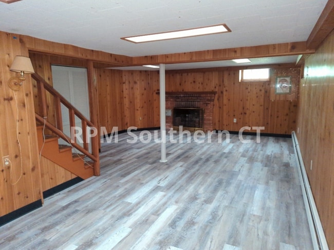 Building Photo - 28 Deerfield Dr