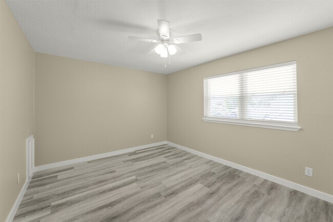 Building Photo - 4138 Club Valley Dr
