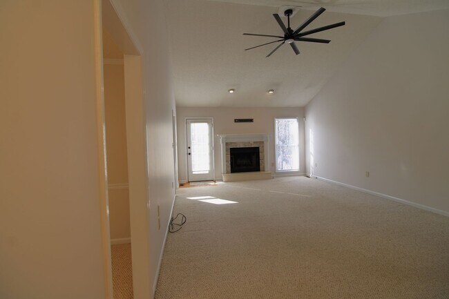 Building Photo - Awesome 3 bedroom home in a great area!