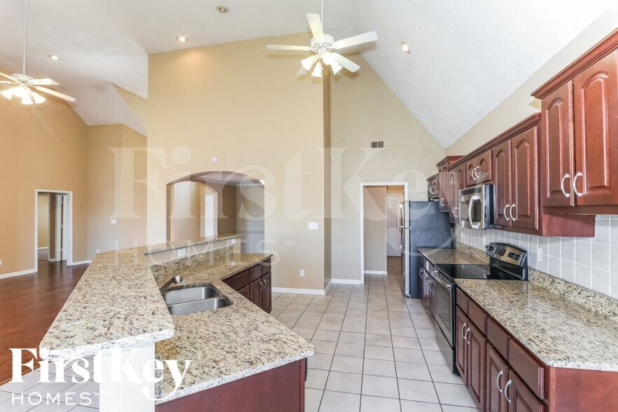 Building Photo - 9920 Calderdale Dr