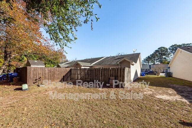 Building Photo - 1345 Pinnacle Ln